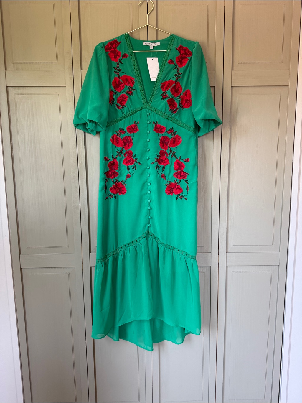 Hope & Ivy Embroidery Midi Dress